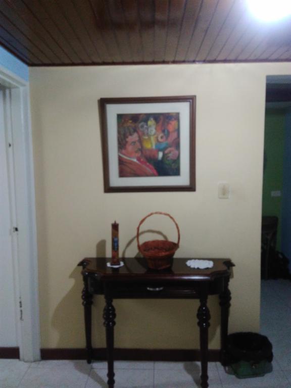 Como En Casa! Restaurante Y Hostal Bogotá Esterno foto